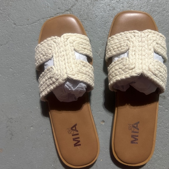 Girls Sandals - Picture 1 of 2
